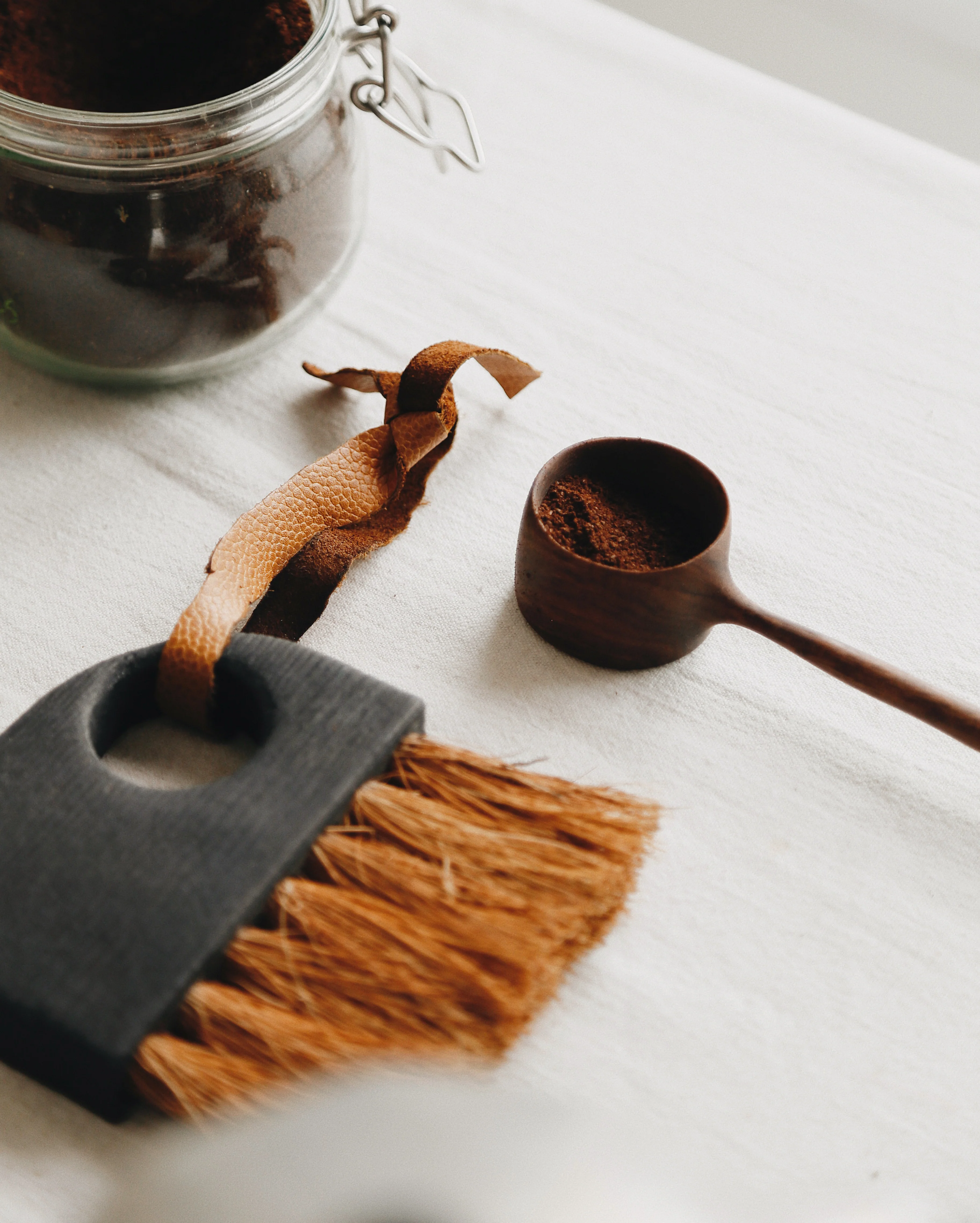 Coconut Fiber Brush - Image 3