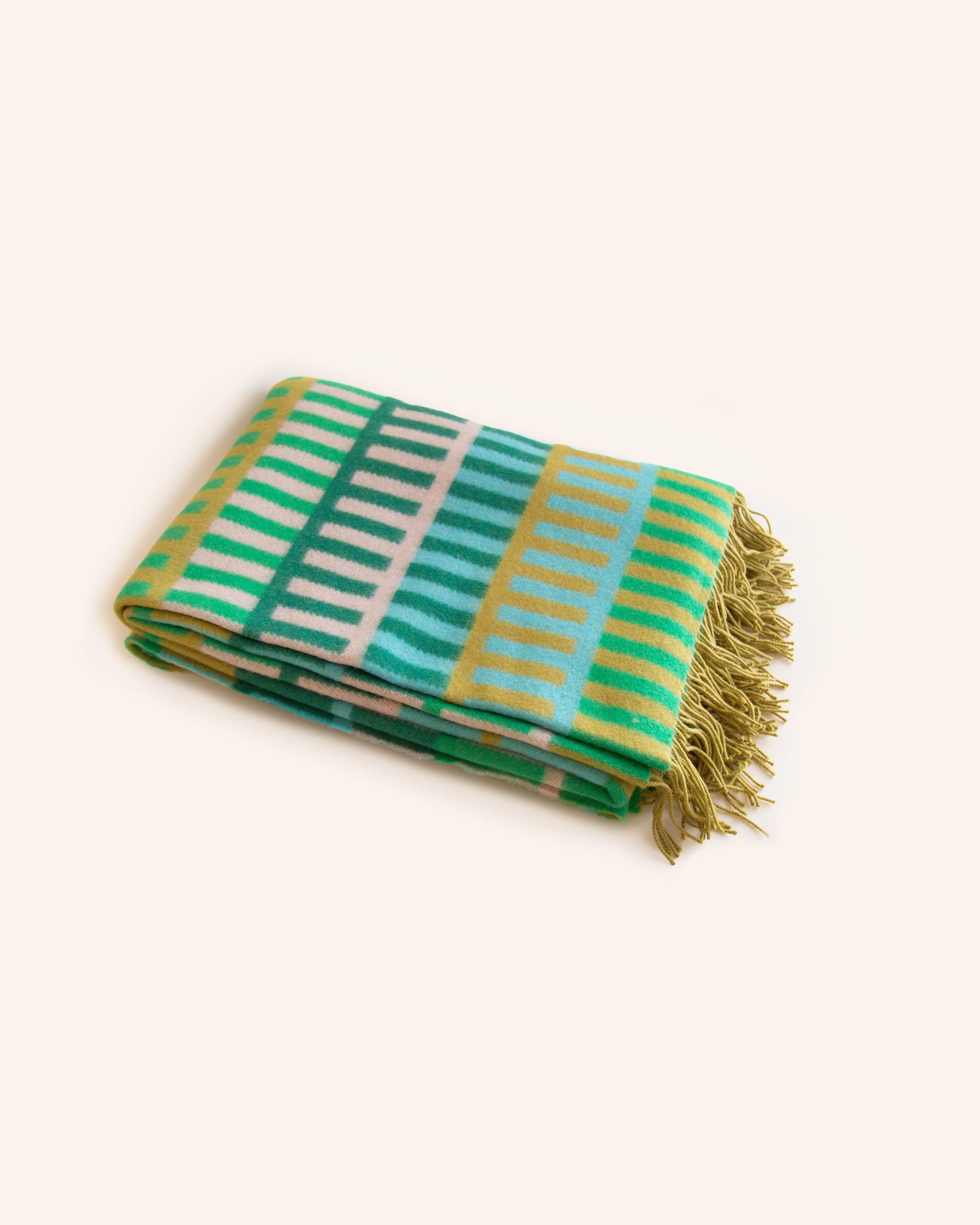 Shiel Woven Throw Green - Image 3